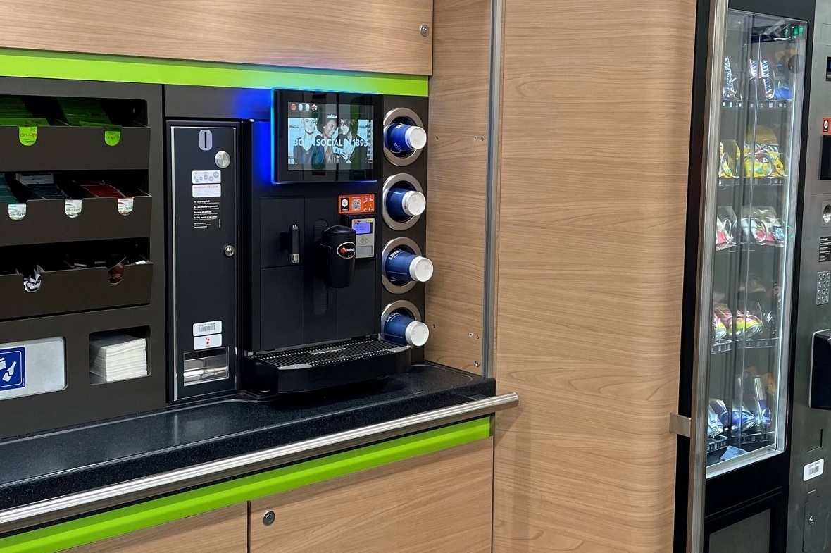 Auch eine kleine Bistro-Zone mit Selbstbedienung ist in den neuen Zügen zu finde...