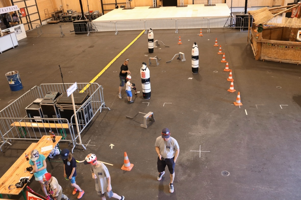 Auf dem Parcour ging es darum, möglichst schnell um die Hindernisse zu kommen.