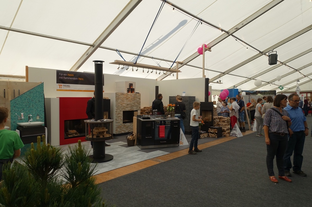 Auf dem Stand von Trachsels brannte echtes Feuer.