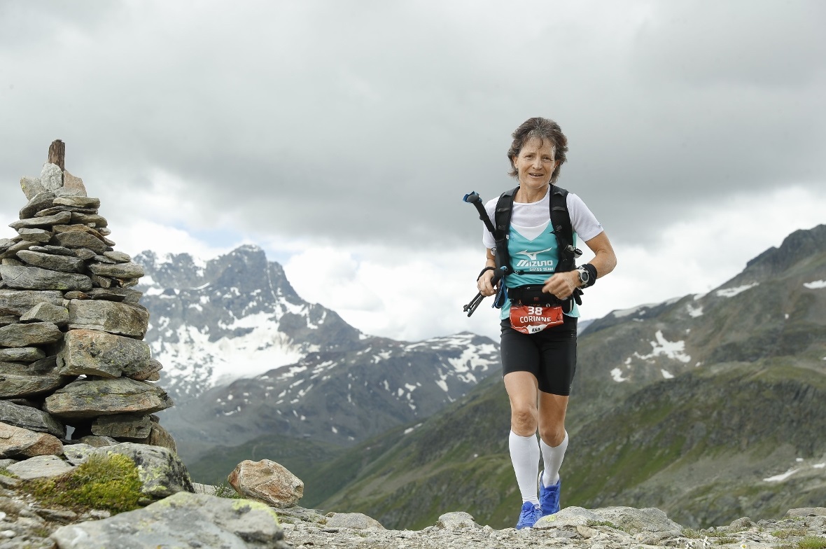 Auf den Bergwegen im alpinen Teil oberhalb von Davos als Schnellste ihrer Kategorie unterwegs: Die 51-jährige Corinne Zeller aus Weissenburg.