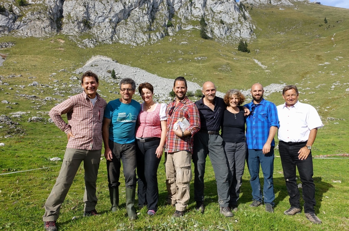 Auf der Oberstockenalp wurde die Höhlenraclette-Tour mit Trauffer abgeschlossen:...