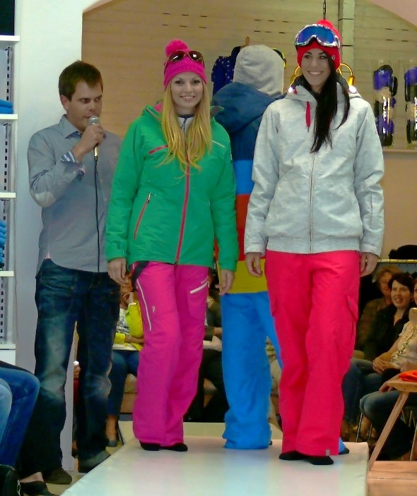 Auf der Piste wird’s farbig: Thomas Wittwer präsentiert Wintermode für den Schnee.