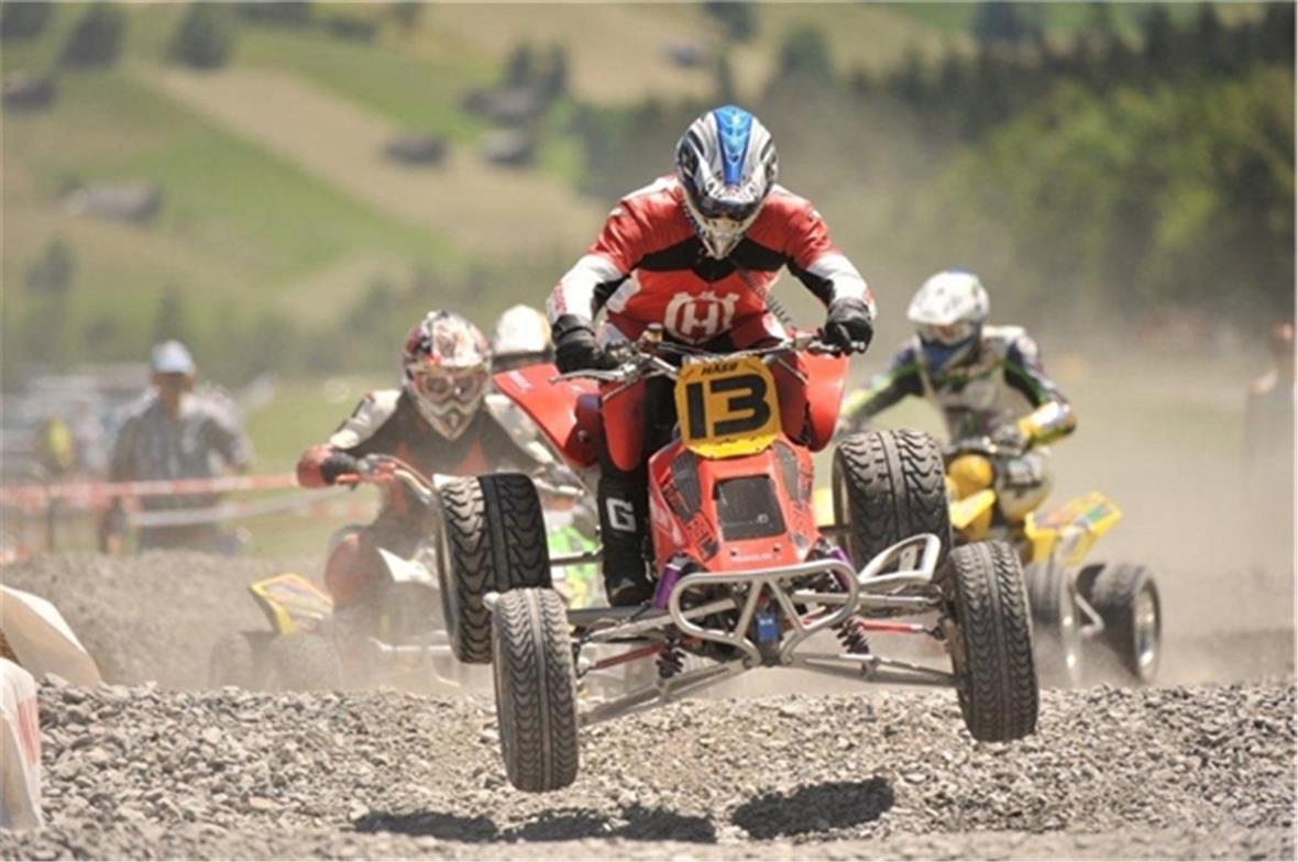 Auf vier Rädern Richtung Podestplatz: Beat Zeller (Boltigen) mit seinem Quad auf...