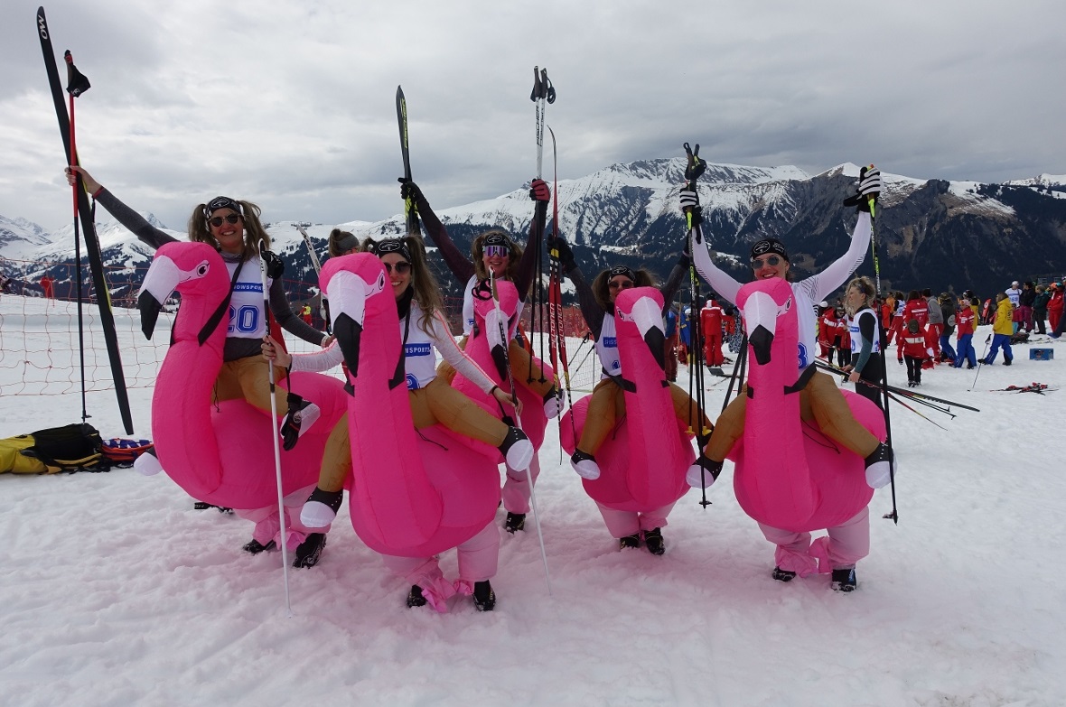 Aufgestellte Frauenpower der Skischule Savognin, die am abschliessenden Nordic C...