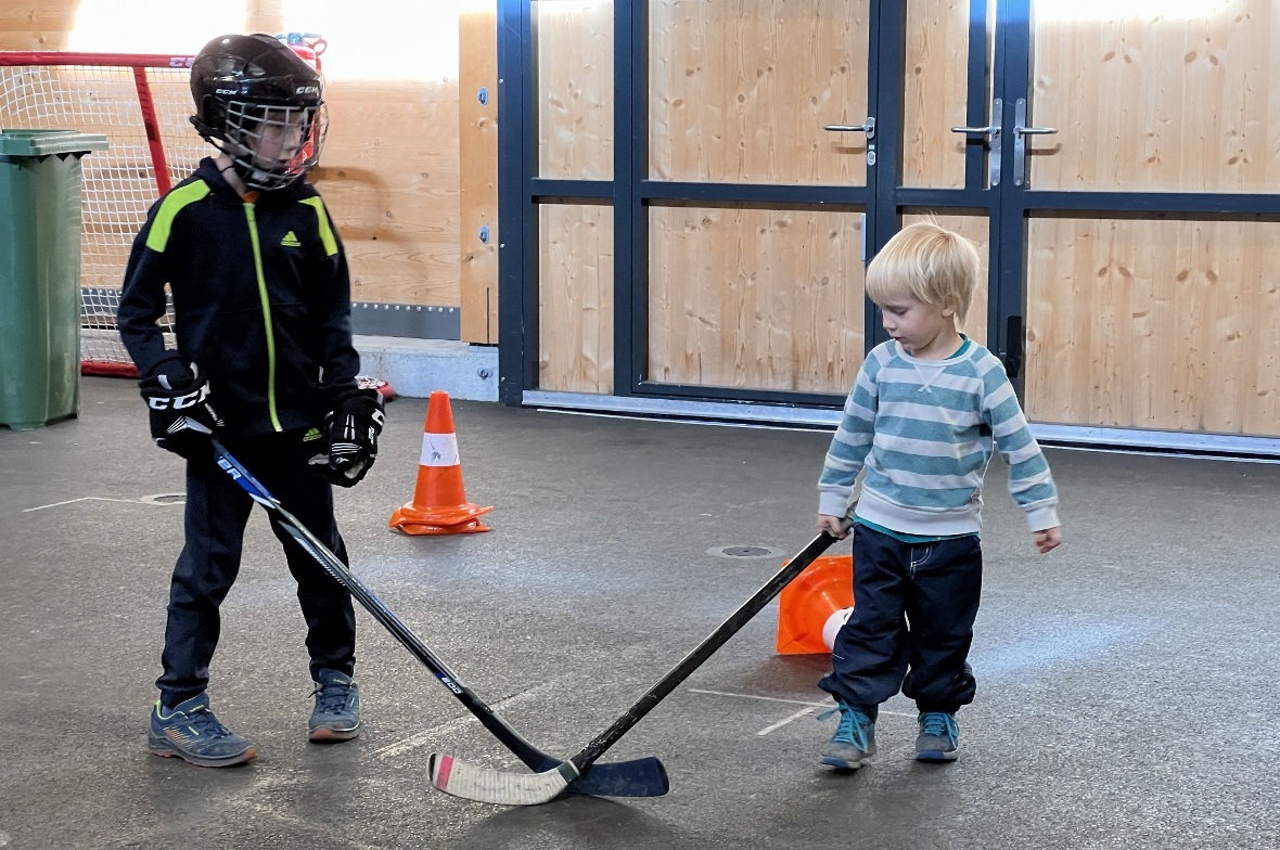 Aufgrund der warmen Temperaturen musste der Anlass in die Simmental Arena in Zwe...