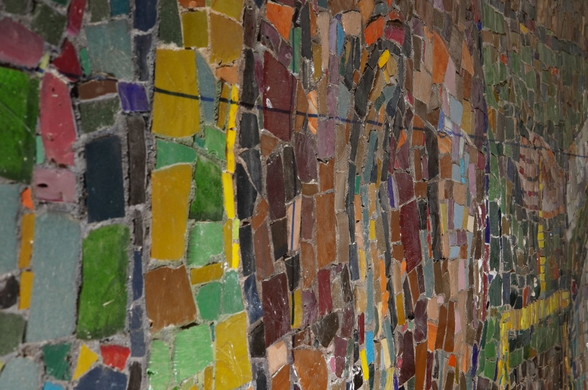 Aus vielen kleinen Steinen ein grosses Ganzes zusammengesetzt: das Mosaik von Ka...