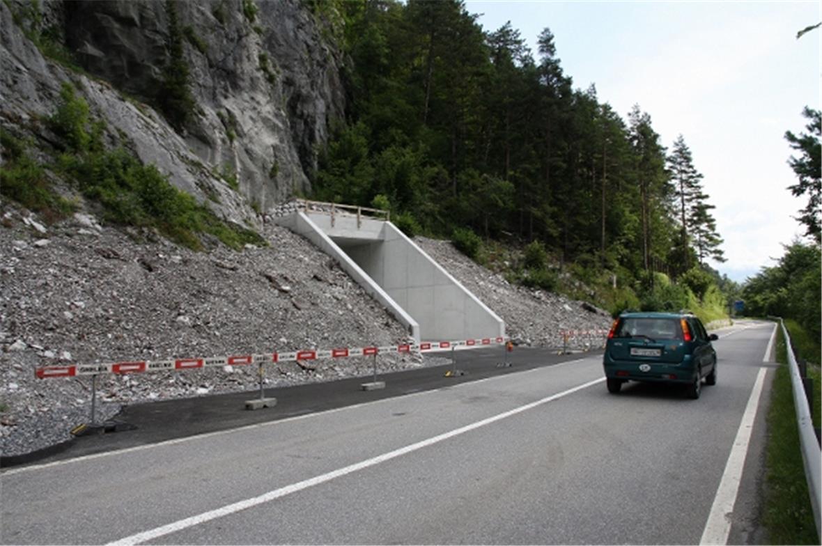 Ausgang zur Kantonsstrasse.