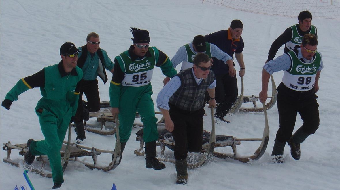 B4 2010 ist verschoben. Diese Schneehelden haben für die kommenden 56 Wochen einen schönen Traum ein grosse Ziel: B4 2011.