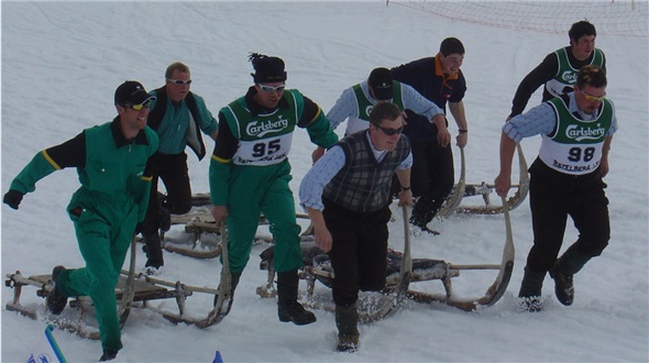 B4 2010 ist verschoben. Diese Schneehelden haben für die kommenden 56 Wochen einen schönen Traum ein grosse Ziel: B4 2011.