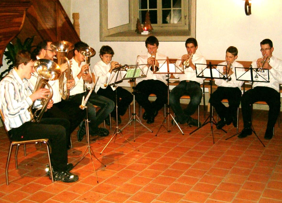 «Bäderbläch» im Christnacht-Gottesdienst, nach dem Auftritt als Turmbläser.
