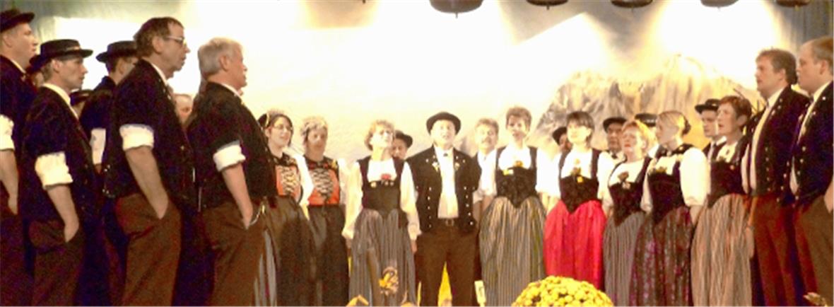 Bärgfründe und Jodlerfründe Alpenblick als Gesamtchor.