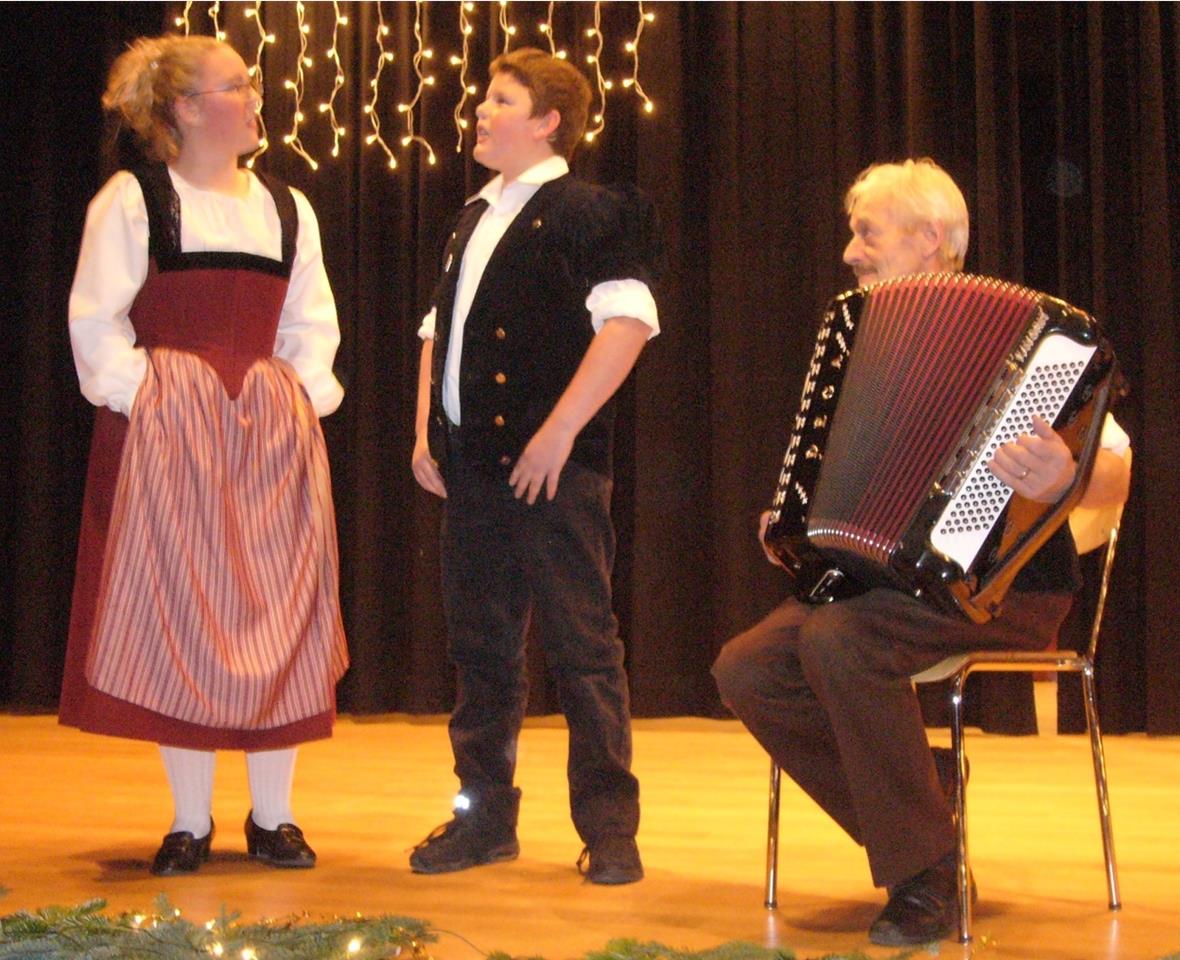 Barbara Klossner mit Nicolas Gerber und Begleiter Ernst Dubi.