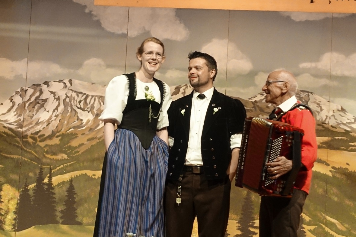 Barbara und Christian Moor wurden von Peter Schneider begleitet.