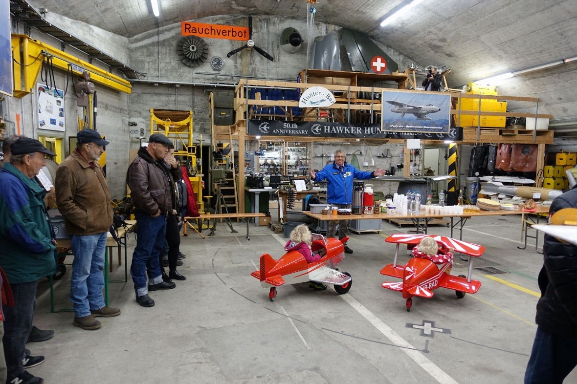 Beat Radelfinger begrüsste als Initiant der Gedenkfeier die Angehörigen und Gäst...