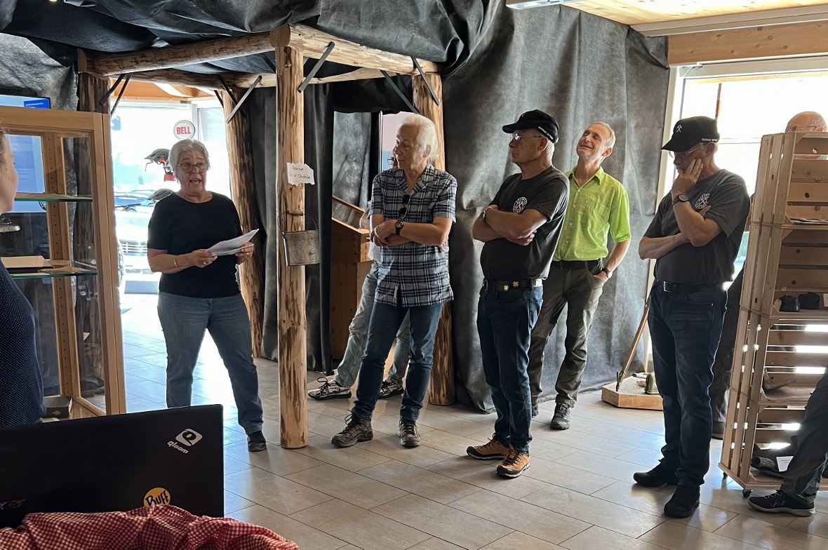 Beatrice Rösti erläuterte die Geschichte und ein paar Fakten über das Kohlebergw...