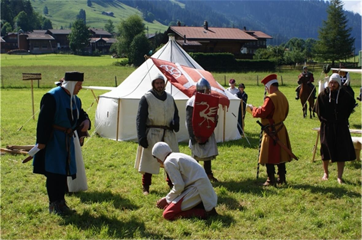Begnadigt: Aus Anlass des Festtages wird ein Hasendieb begnadigt.