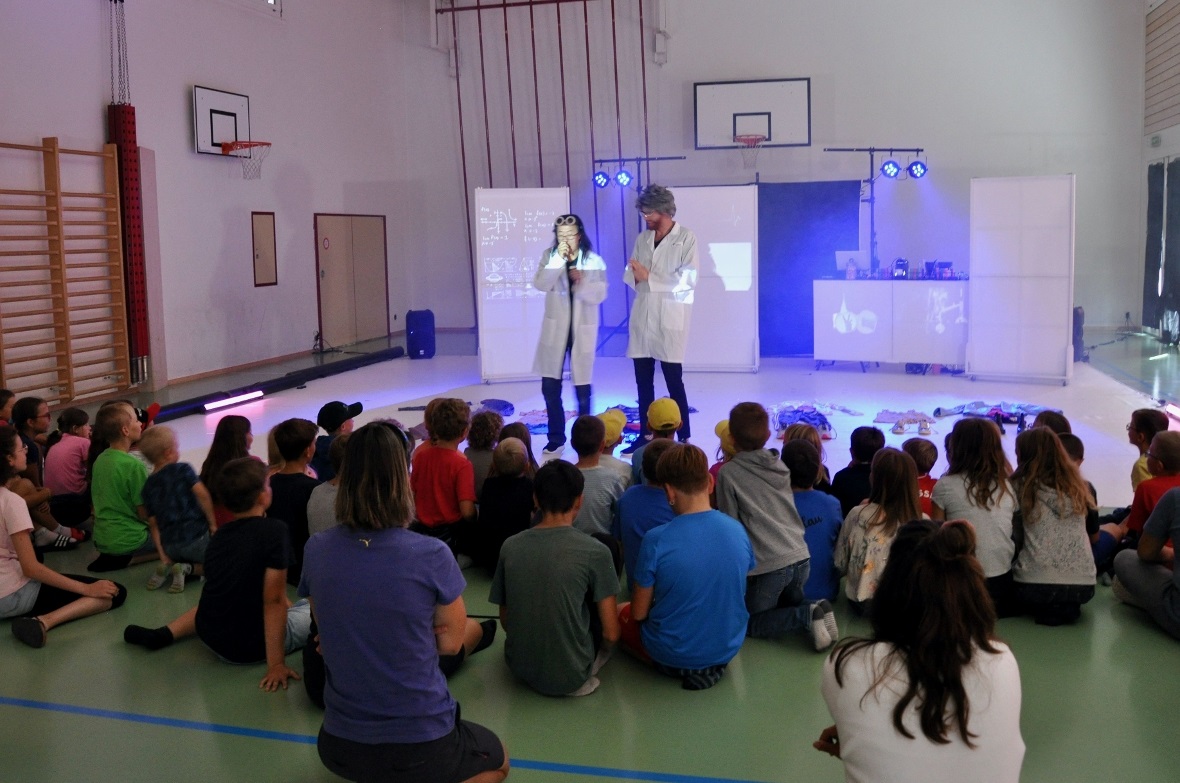 Begrüssung im Labor der beiden Professoren.