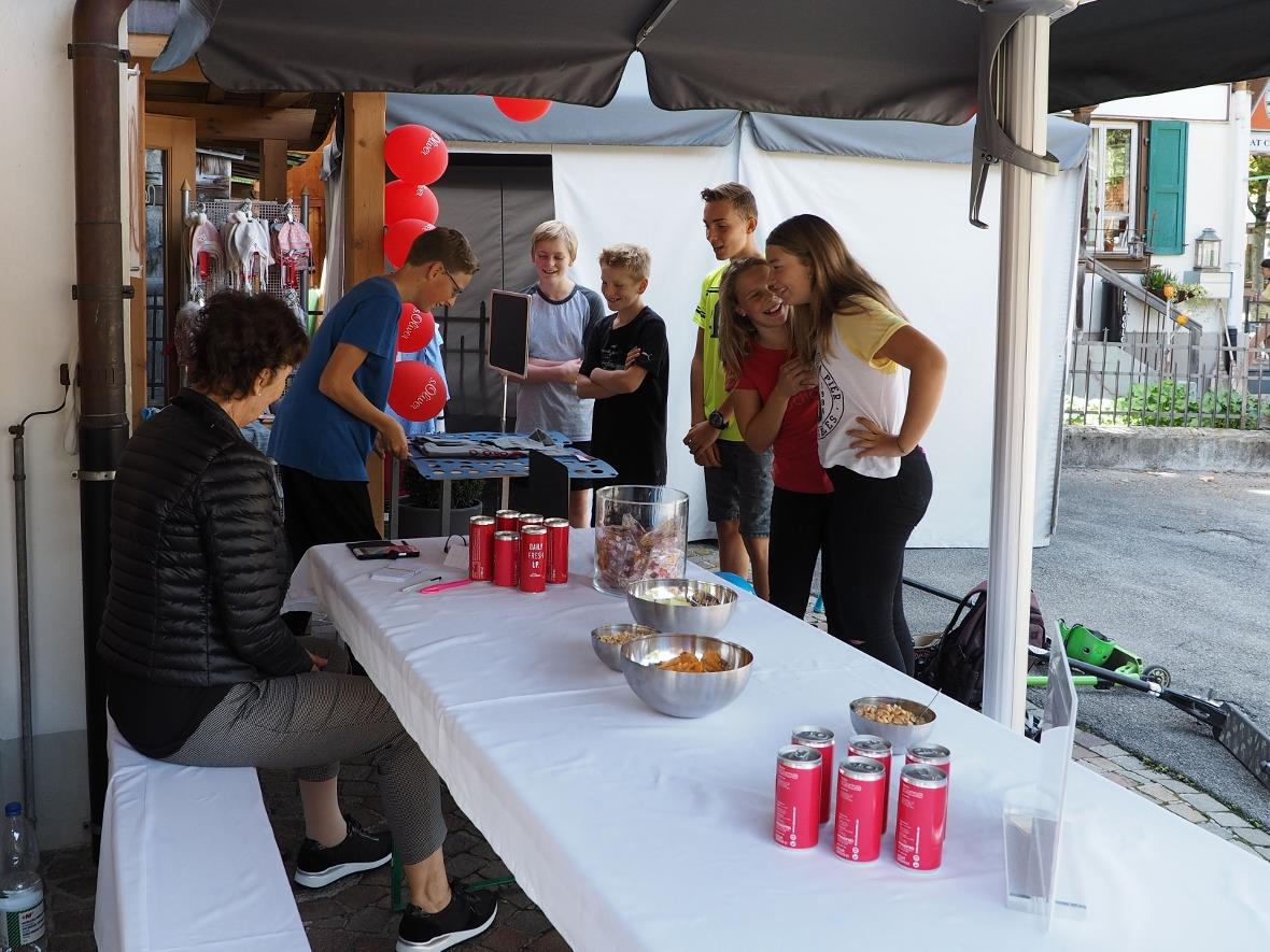 Bei Heidi Jörg von La Boutique konnten auch die Jungs ihr Geschick beim T-Shirt-...
