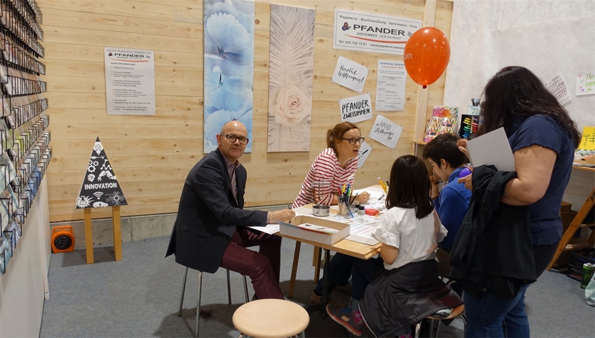 Bei Pfander konnte man sich in Kalligrafie üben.