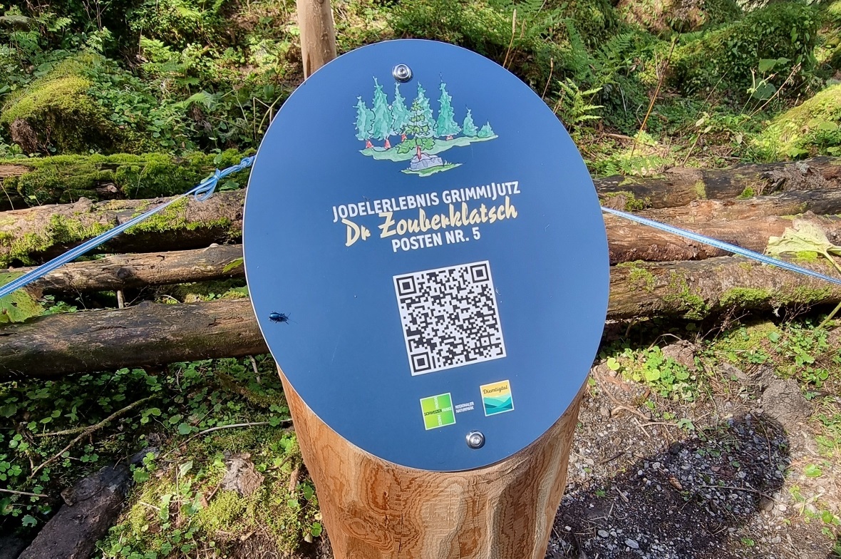 Bei den neuen Posten scannt man den QR- Code und ein neues Erlebnis wird im App ...