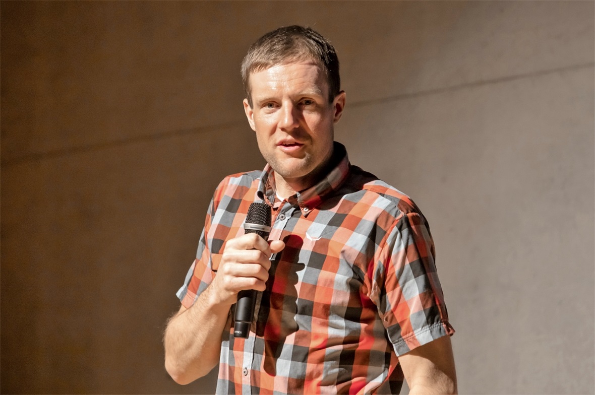 Bei seinen Vorträgen ist es jeweils ganz still: Jedes Wort, jede Geschichte, die Maurer erzählt, ist spannend.