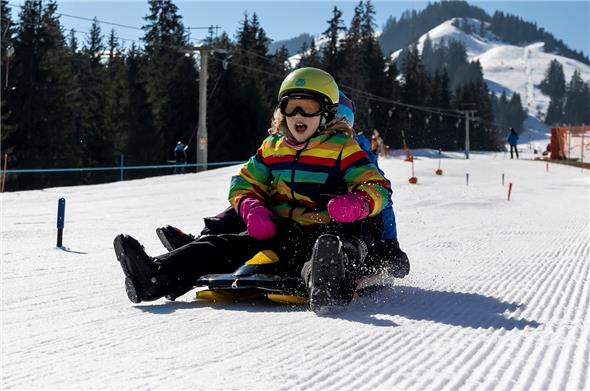 Beim Bobrennen waren alle sehr schnell unterwegs.