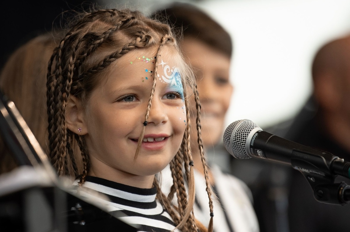 Beim Kinderschminken entstand manches Kunstwerk.