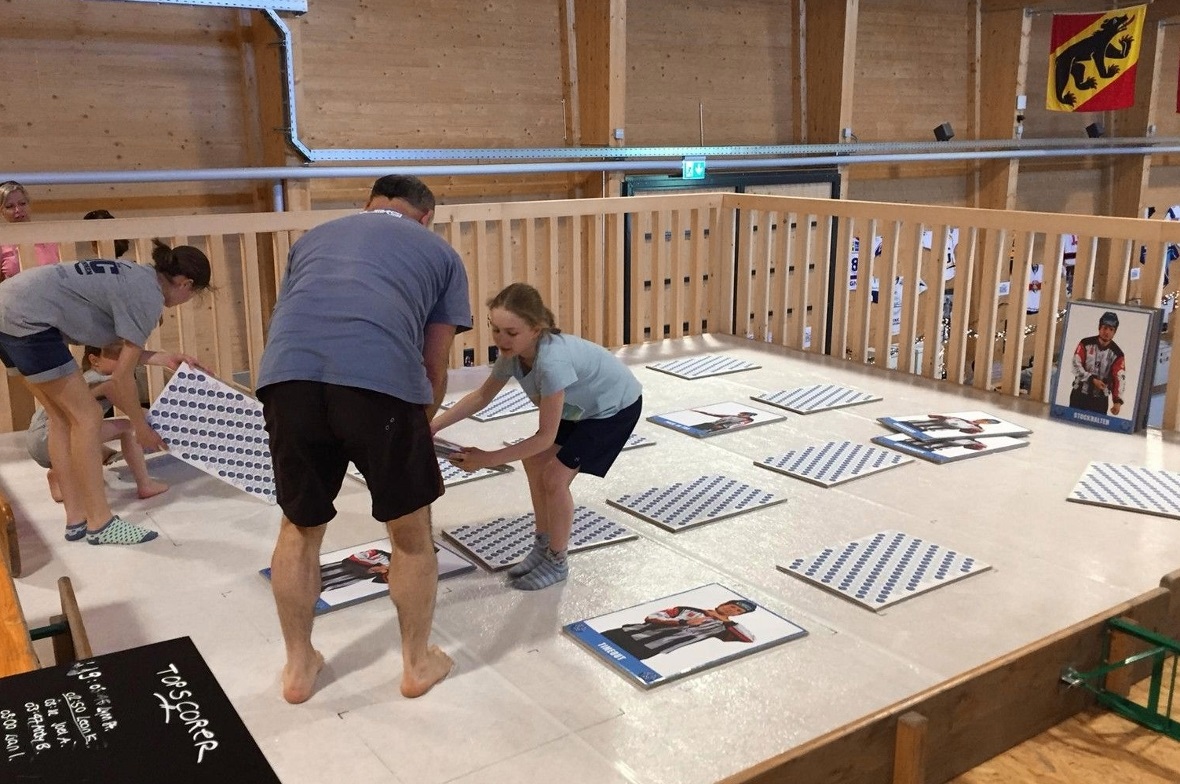 Beim Memoryspiel mussten die gleichen Schiedsrichterzeichen gefunden werden.