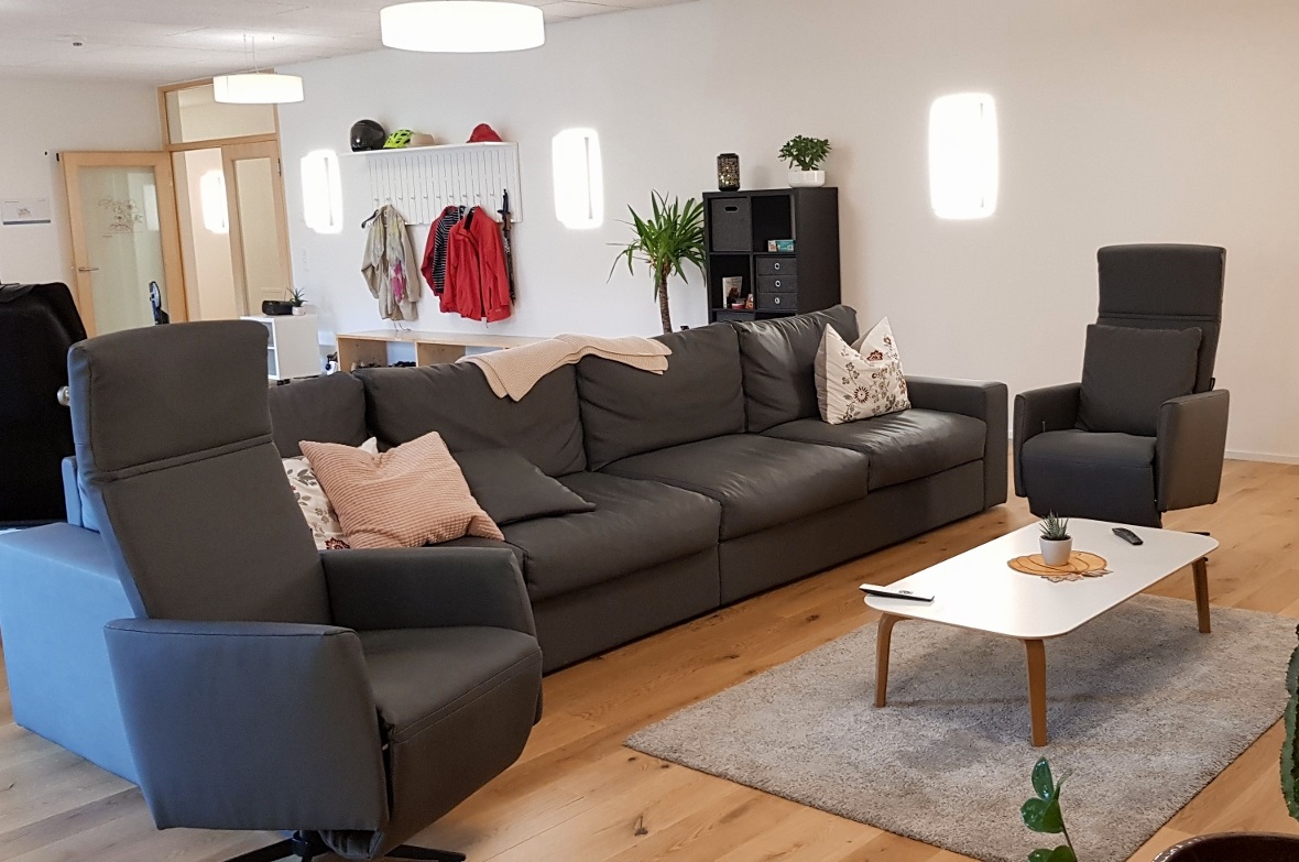 Beim geführten Rundgang konnten auch zwei Wohngruppe der Alpenruhe besichtigt we...