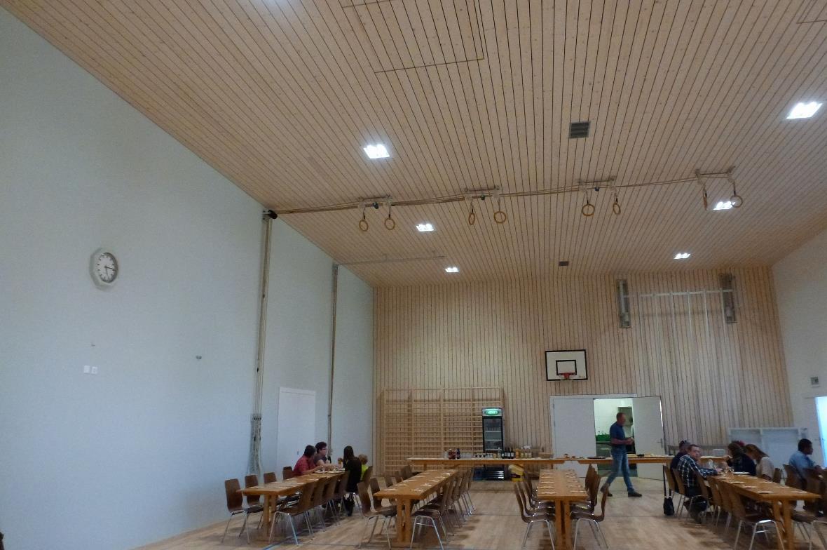 Bereit fürs Aufrichtungsfest in der sanierten Mehrzweckhalle Därstetten.