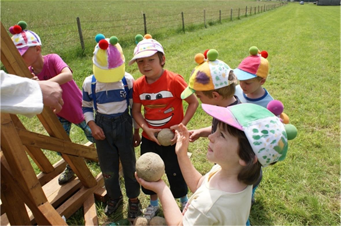 Bereit zum «Laden»: Der Minenwerfer-Nachwuchs im Einsatz