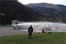 Bereits bei der Anfahrt kann das Löschfahrzeug mit dem Löschen des Flächenbrande...