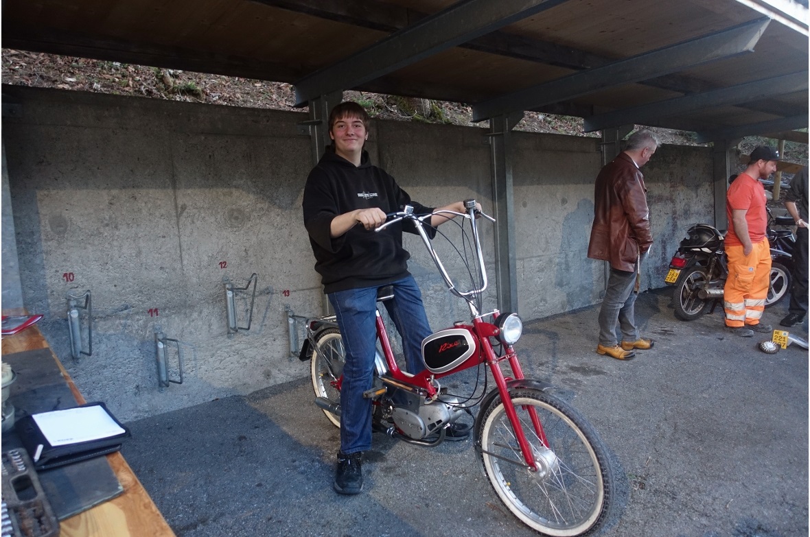 Bestandteile Töffli und fertig erstellt, Marcel Müller/Sahra Betschen Selbst geb...