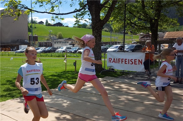 Bestes Frühlingswetter motivierte die Läuferinnen und Läufer.