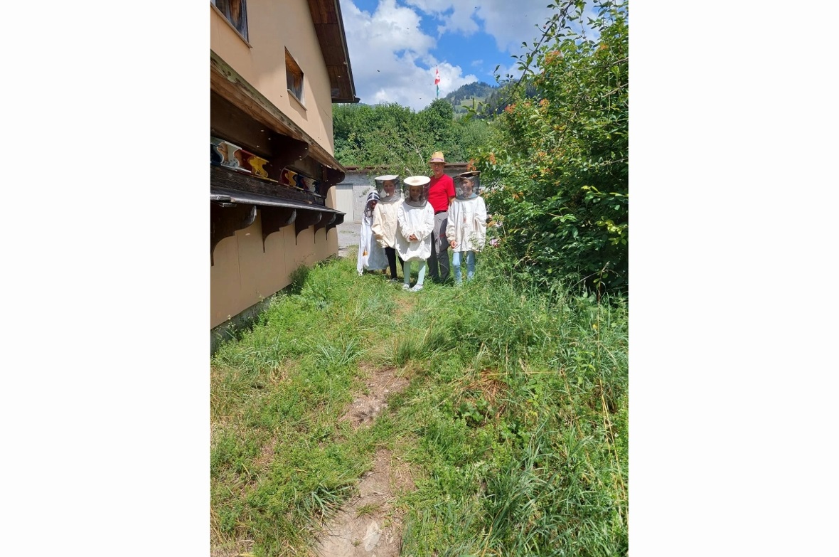 Besuch beim Imker: Ein summendes Erlebnis, dass zum Schluss mit einer feinen Hon...