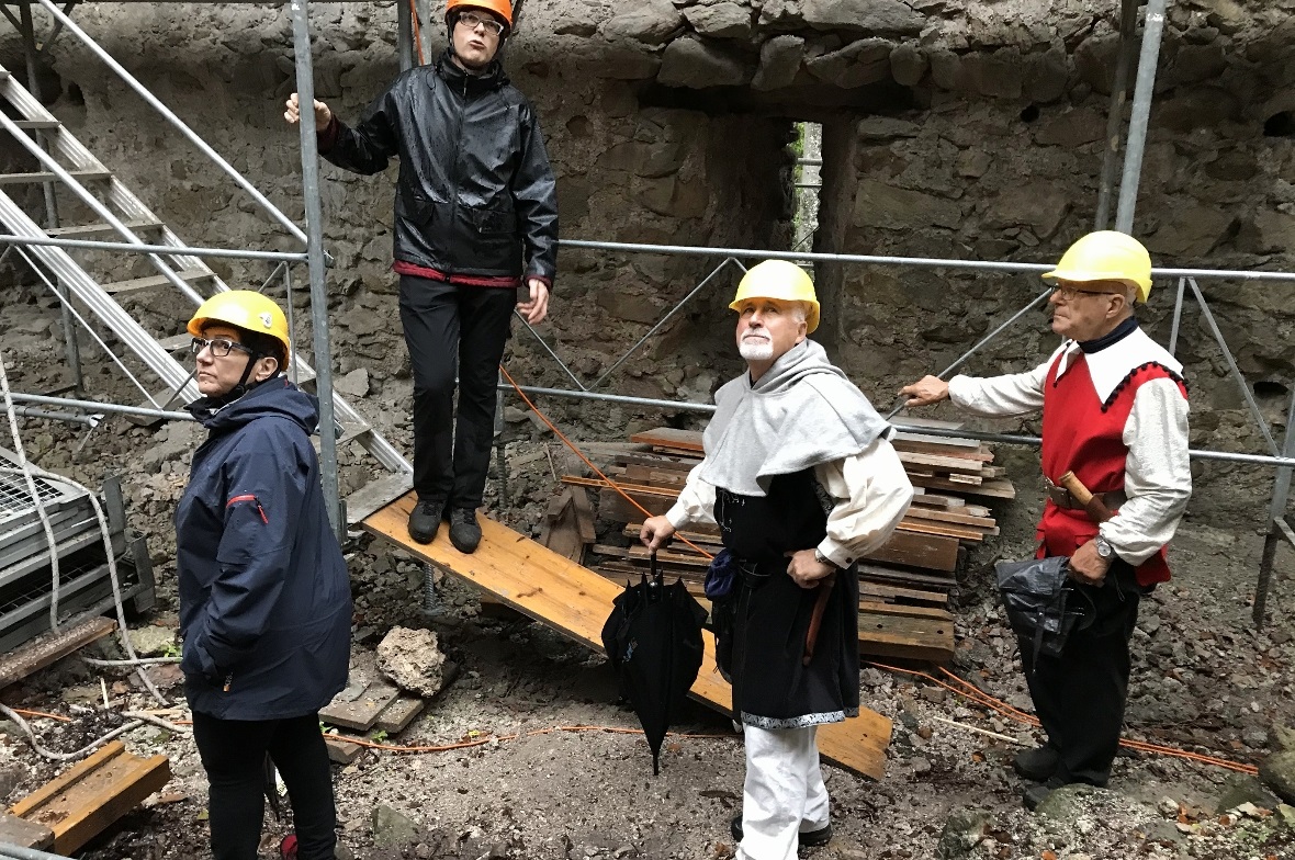Besuch der Jagdburg bei Amsoldingen während der Restauration.