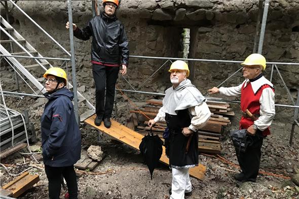 Besuch der Jagdburg bei Amsoldingen während der Restauration.