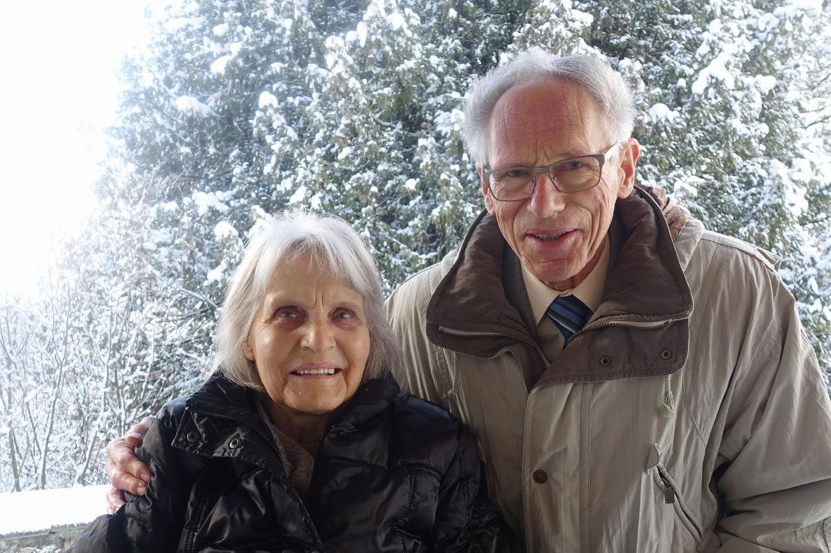 Bewohnerin Rosmarie Kuhn mit ihrem Ehemann Heinrich, welcher offen über seine ga...