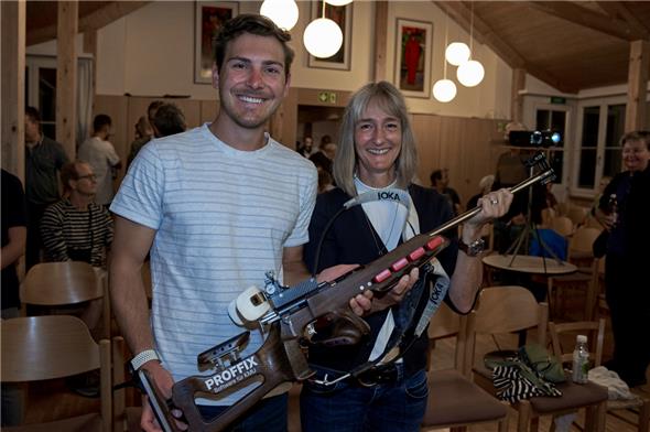 Biathlet Joscha Burkhalter und Mentaltrainerin Manuela Ciotto erläuterten die gemeinsame Arbeit in der vergangenen Saison.