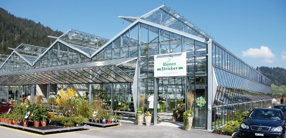 Bunte Saisoneröffnung bei Blumen Stricker