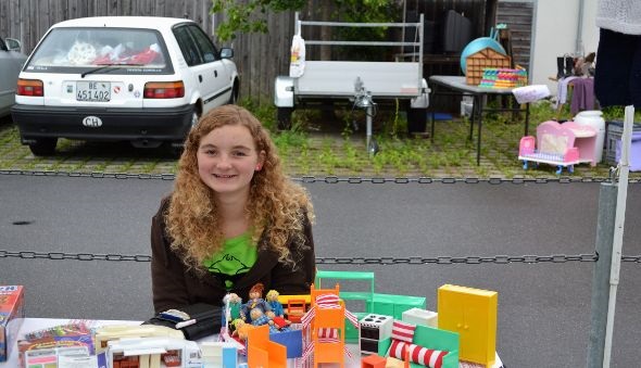 Trotz Regen reges Treiben am Flohmarkt