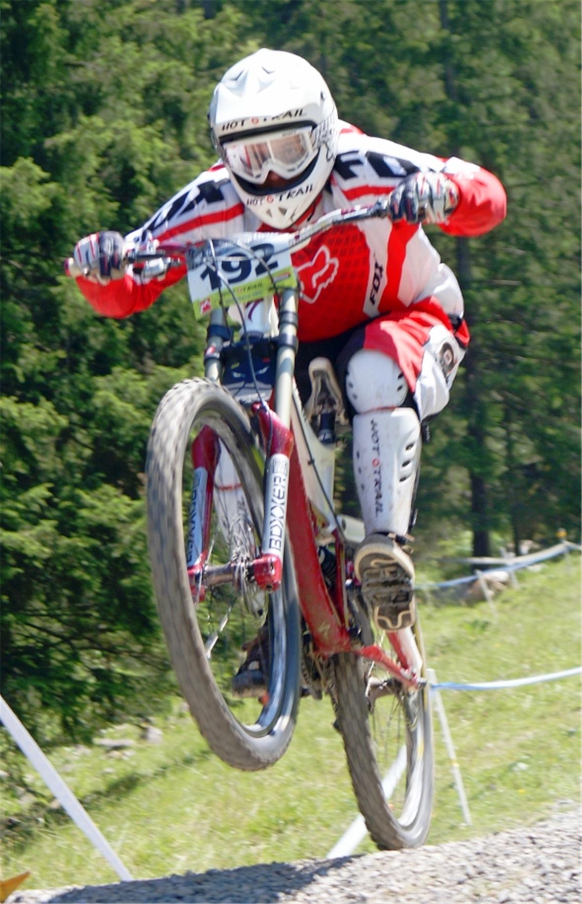 Favorit Nick Beer wurde Schweizer Downhill-Meister am Wiriehorn 