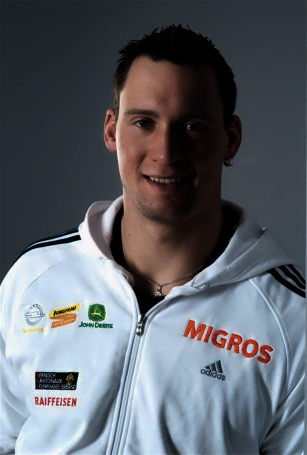 Kilian Wenger bleibt Raiffeisen treu 