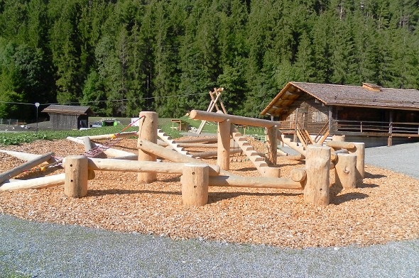 Eröffnung des neuen Spielplatzes Lenk