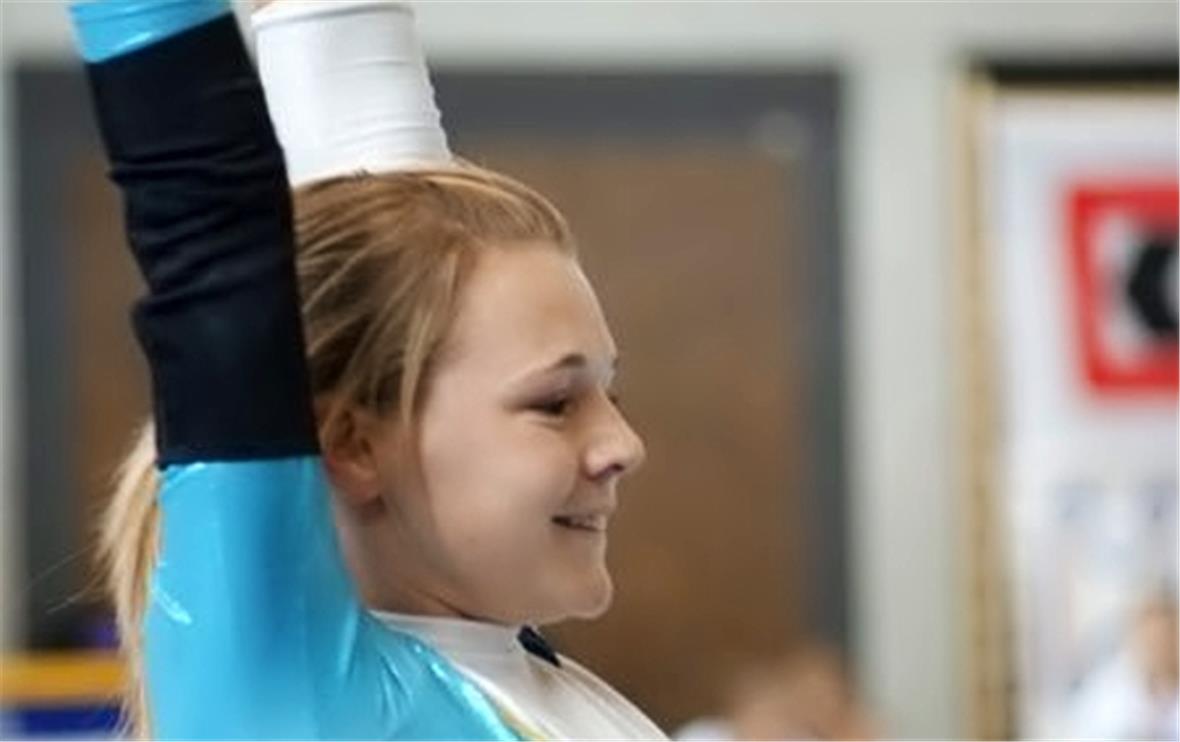 Steffi Rösti im Halbfinal der Geräteturn-Schweizermeisterschaften 