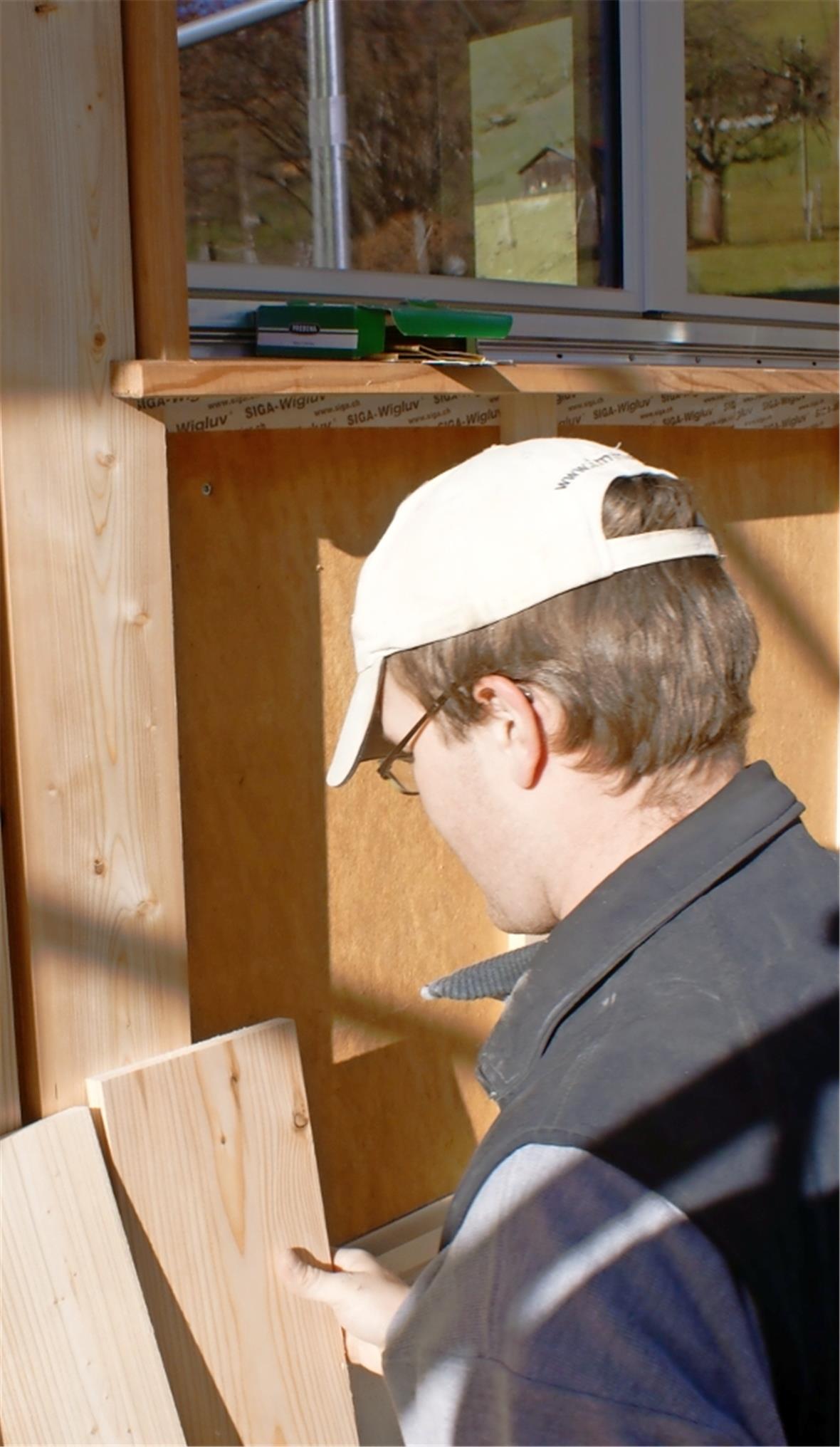 Blatti Holzbau AG, Oberwil setzt auf Solarstrom «Made in Simmental» 