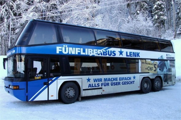 Der Fünfliberbus fährt mit neuem Design vom Unterland an die Lenk