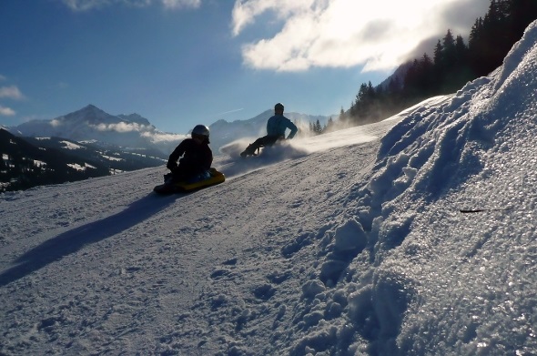 Massgeschneiderte Tagestickets für Schlittler und Airboarder
