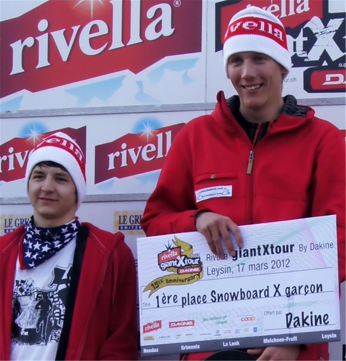 Andreas Riesen aus St. Stephan gewinnt in Leysin den Boardercross-Final 