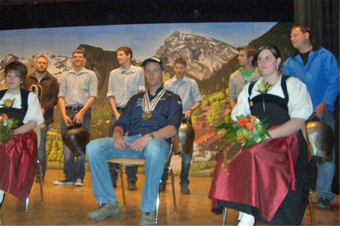 Grosses Fest und Glocke für Nils Mani 